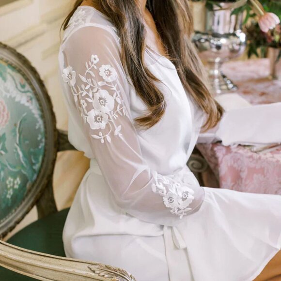 Hildy Robe - Picture 3 of 7